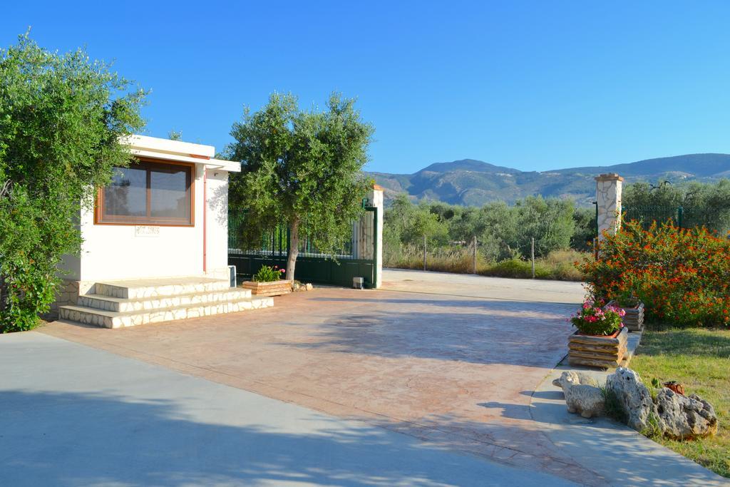 فيلا ماتيناتافي Agriturismo Antichi Ulivi المظهر الخارجي الصورة